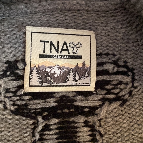 Aritzia TNA wool zip up - Picture 3 of 6